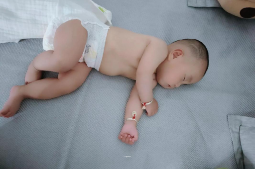 赣州宝宝积食发烧怎么处理